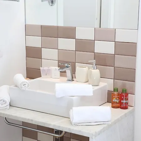 F53 Kevin's Charming 4*