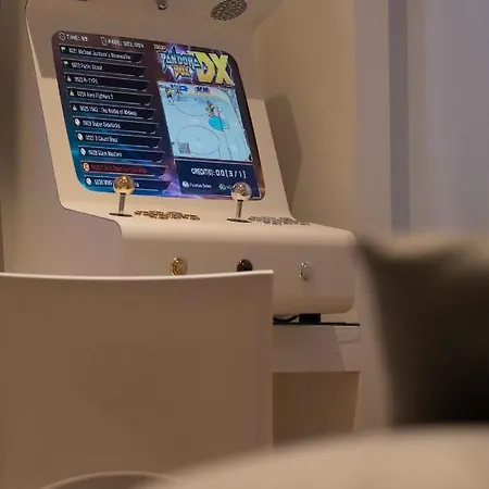 F53 Kevin's Charming Alghero