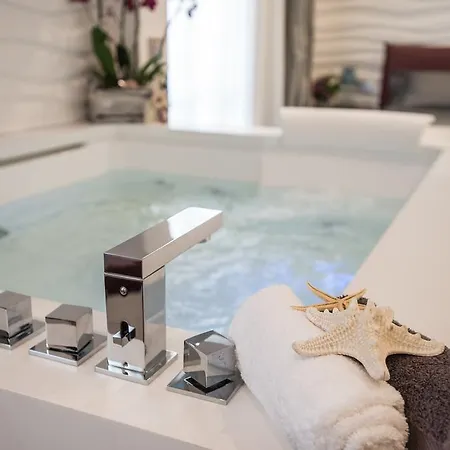 F53 Kevin's Charming Alghero