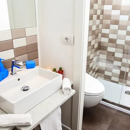 F53 Kevin's Charming Alghero