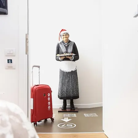 F53 Kevin's Charming