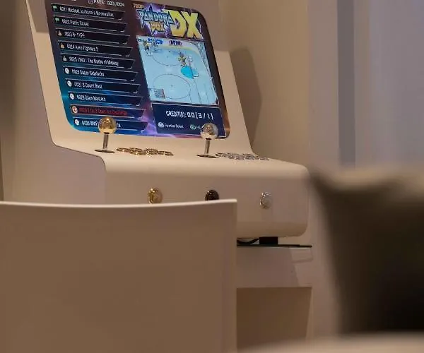 F53 Kevin's Charming אלגהרו